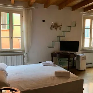 Whouse Gold Towers Bolonia